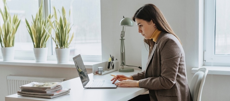 what do successful people do differently