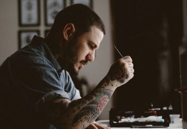 Tattoo Shop Booth Rental vs. Commission